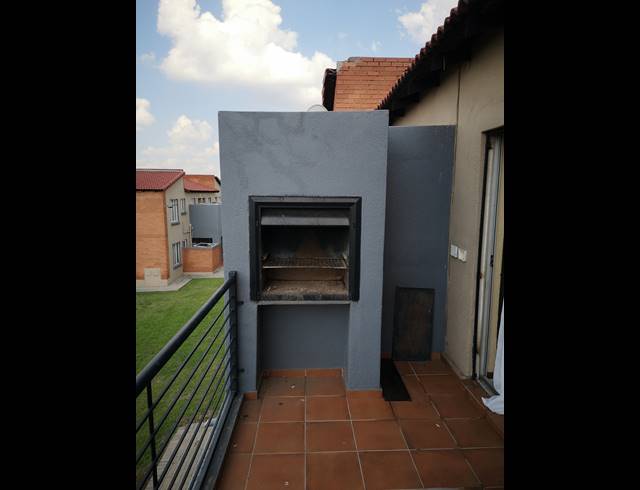 2 BEDROOM APARTMENT FOR SALE IN WILLOWBROOK